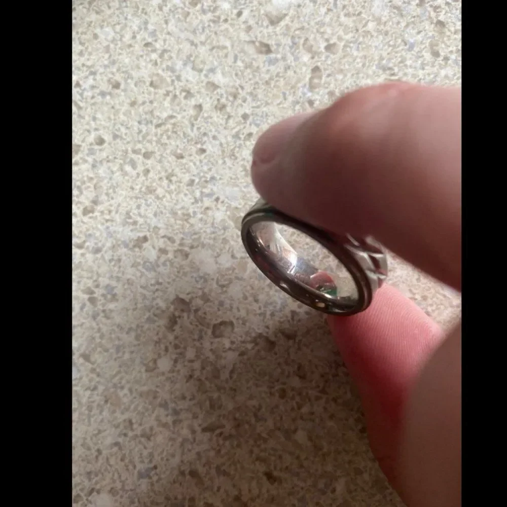 ‎Mens triton titanium wedding band